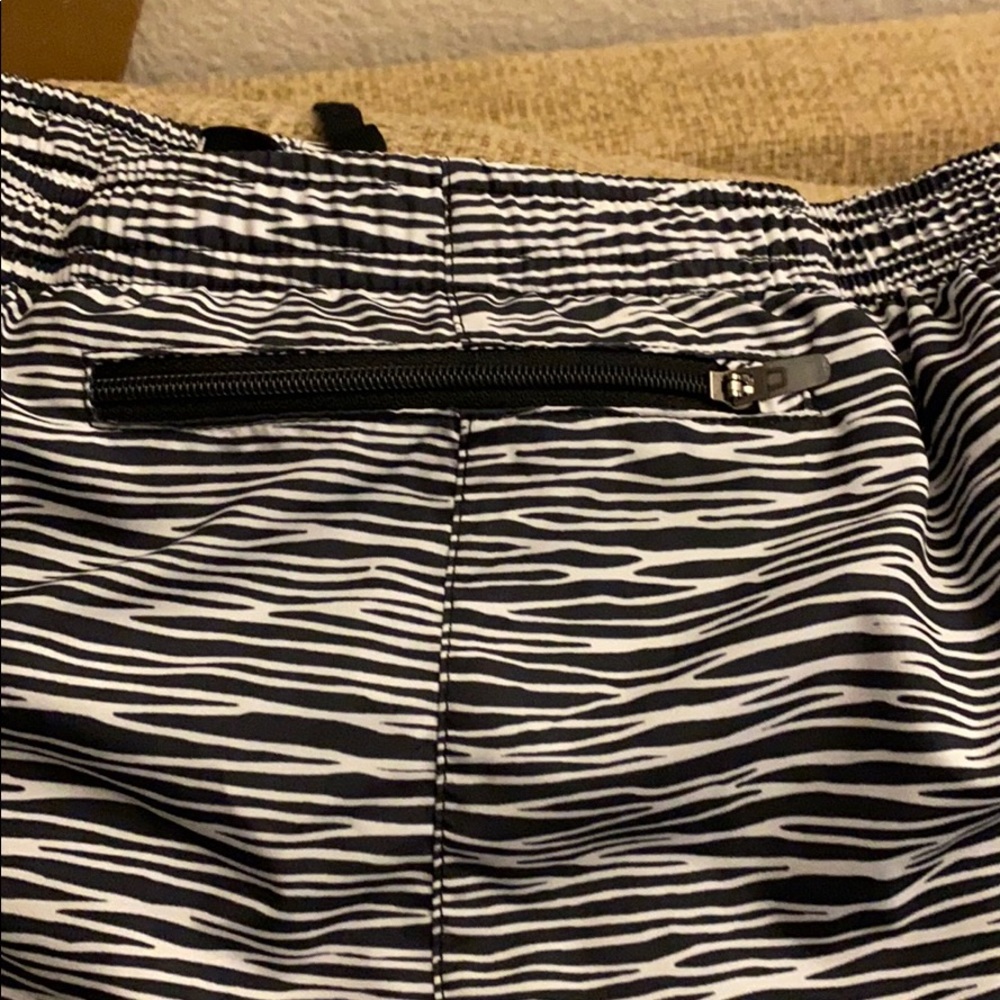 Shorts - Picture 4 of 4